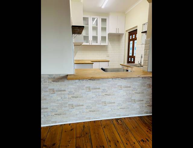2 BEDROOM HOUSE RENTED IN RICHMOND HILL